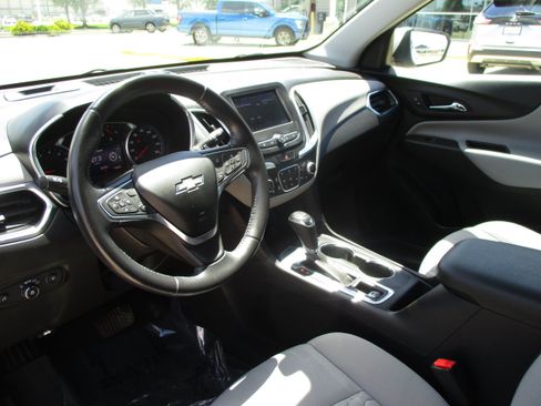 Used 2021 Chevrolet Equinox LT FWD image 12