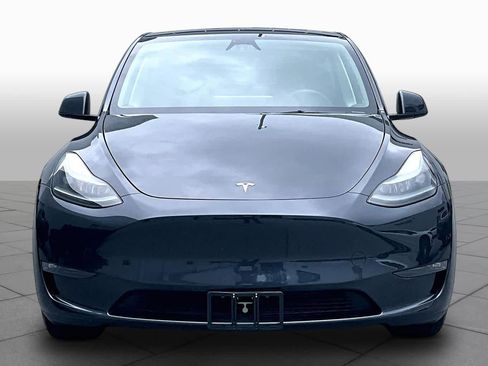 Used 2024 Tesla Model Y Long Range AWD/4WD image 3