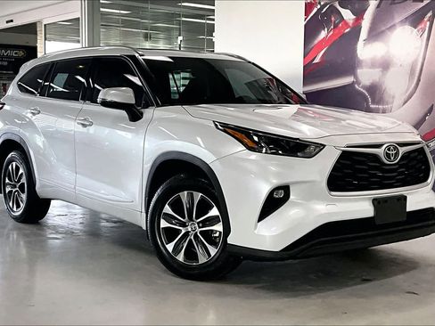 Used 2022 Toyota Highlander XLE image 20