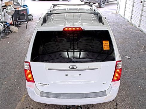 Used 2006 Kia Sedona LX FWD image 3