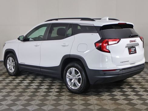 Used 2022 GMC Terrain SLE w/ Driver Convenience Package image 9