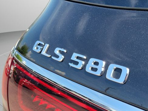 Certified 2023 Mercedes-Benz GLS 580 4MATIC image 32