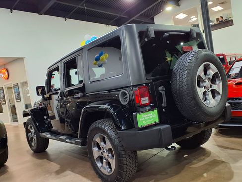 Used 2016 Jeep Wrangler Unlimited Sahara AWD/4WD image 4