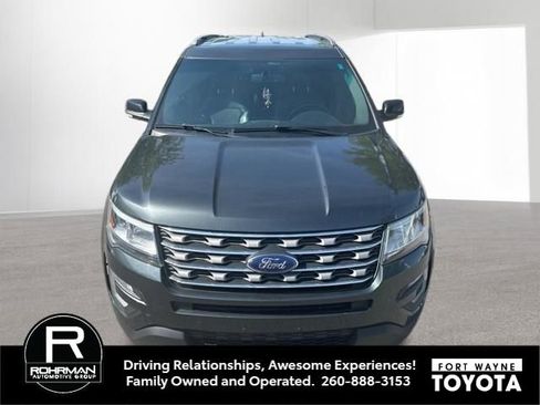 Used 2016 Ford Explorer XLT w/ Equipment Group 202A AWD/4WD image 11