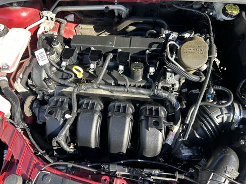 Used 2015 Ford Focus SE w/ Equipment Group 201A FWD image 41