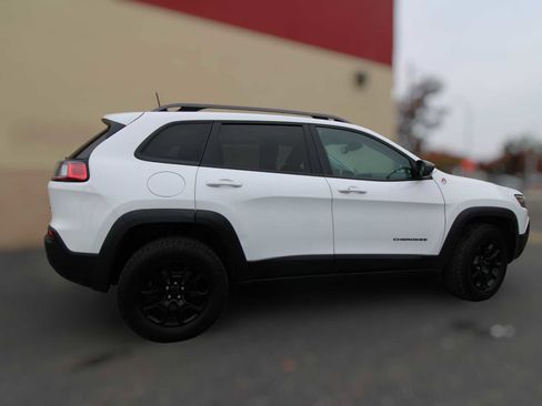 Used 2019 Jeep Cherokee Trailhawk image 6