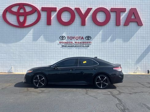 Used 2020 Toyota Camry XSE FWD image 4
