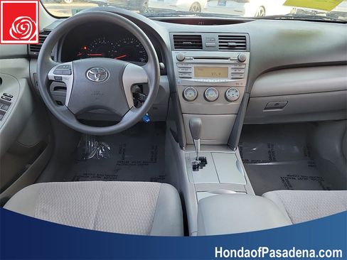 Used 2010 Toyota Camry image 10