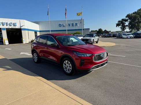 Used 2023 Ford Escape Active w/ Tech Pack #1 AWD/4WD image 9