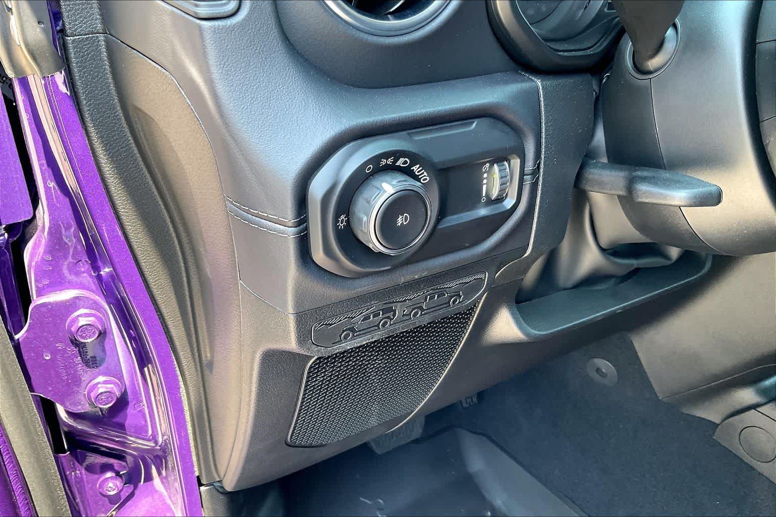 New 2026 Jeep Wrangler Unlimited Sahara AWD/4WD image 18