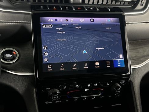 Certified 2024 Jeep Grand Cherokee L Limited w/ Luxury Tech Group II image 17