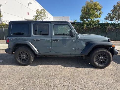 Used 2024 Jeep Wrangler Unlimited Sport AWD/4WD image 4