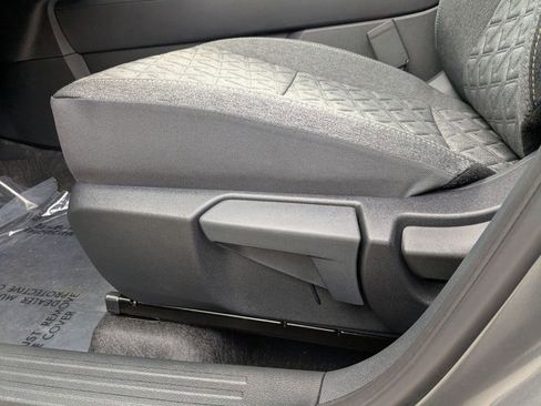 New 2026 Nissan Kicks SV image 13