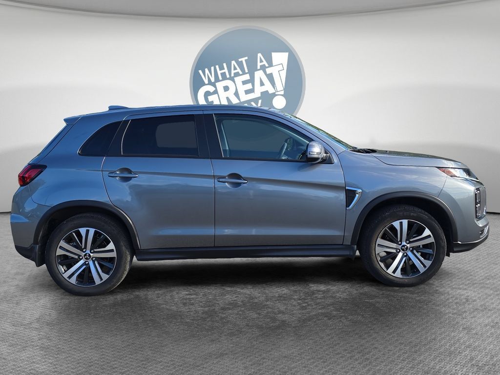 Used 2026 Mitsubishi Outlander Sport SE AWD/4WD image 2