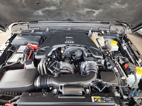 Used 2020 Jeep Wrangler Sport AWD/4WD image 40