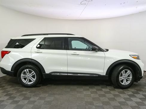 Used 2023 Ford Explorer XLT AWD/4WD image 14