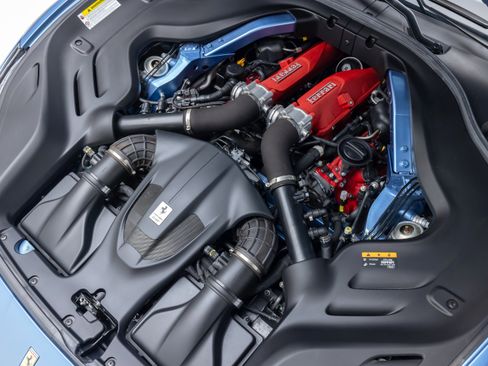 Certified 2020 Ferrari Portofino RWD image 31