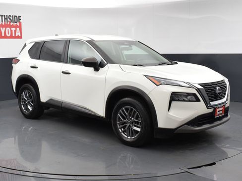 Used 2023 Nissan Rogue S AWD/4WD image 6