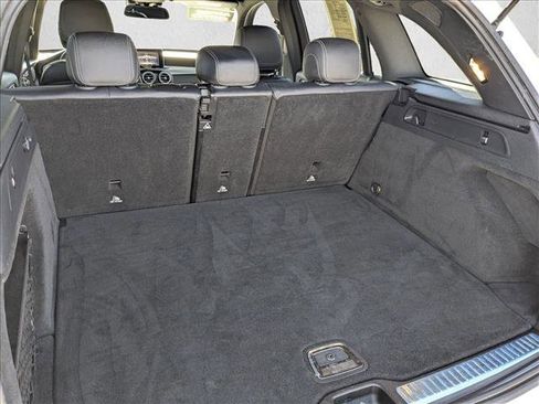 Used 2019 Mercedes-Benz GLC 300 4MATIC image 6