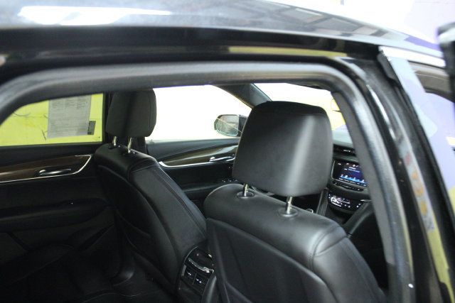 Used 2017 Cadillac XT5 Platinum AWD/4WD image 10
