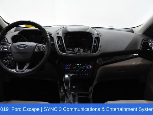 Used 2019 Ford Escape Titanium FWD image 8