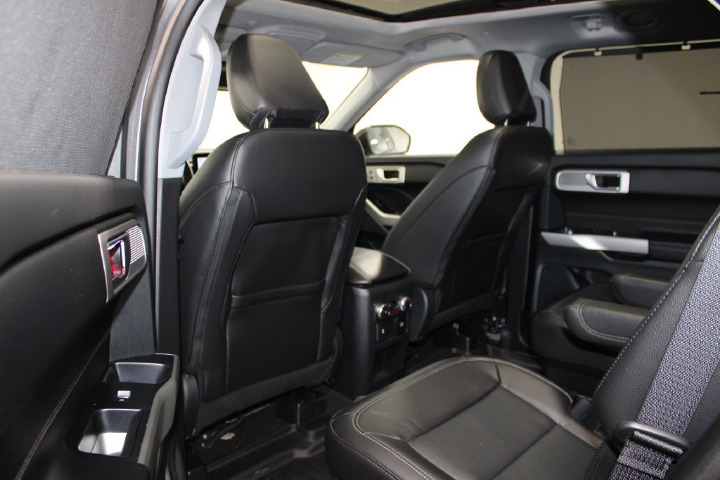 Used 2021 Ford Explorer Limited w/ Hybrid Equipment Group 310A AWD/4WD image 17