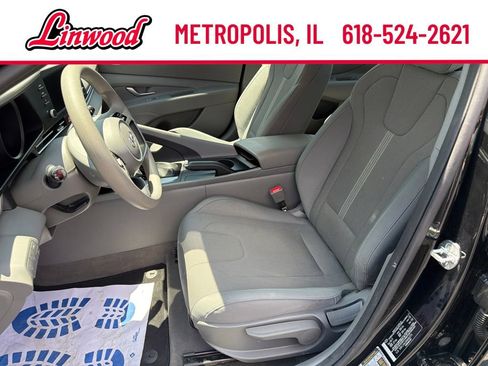Used 2022 Hyundai Elantra SE FWD image 13