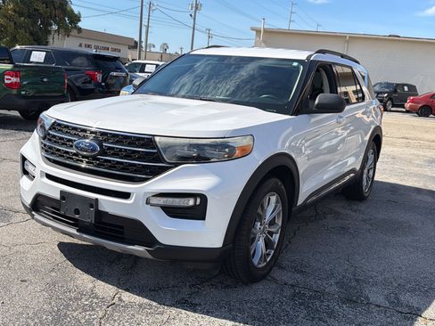 Used 2020 Ford Explorer XLT w/ Equipment Group 202A RWD image 8