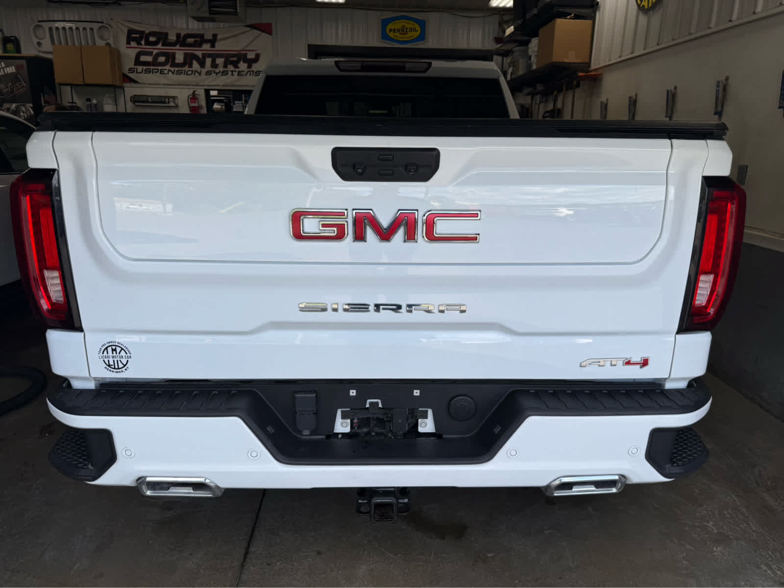 Used 2024 GMC Sierra 1500 AT4 w/ AT4 Preferred Package AWD/4WD image 6