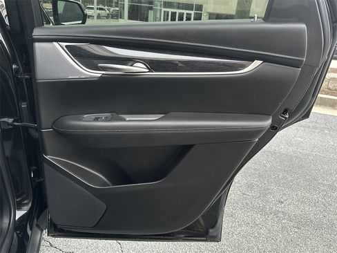 Certified 2022 Cadillac XT5 Premium Luxury w/ LPO, ONYX Package image 16