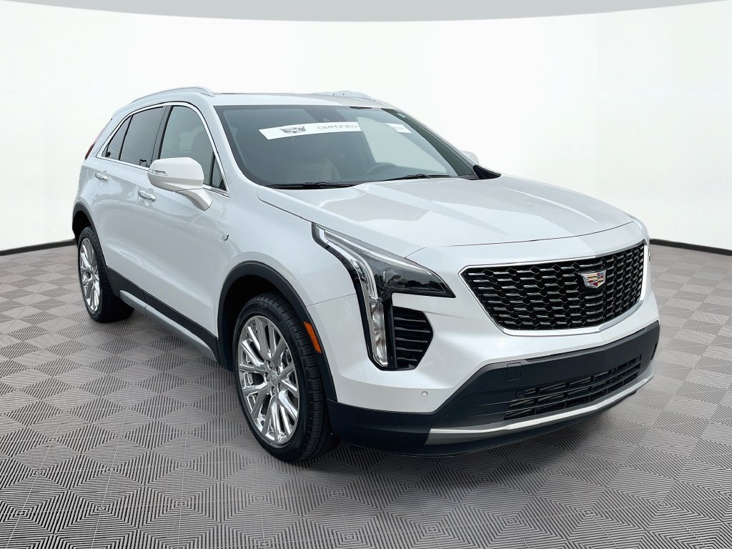 Certified 2023 Cadillac XT4 Premium Luxury FWD image 3