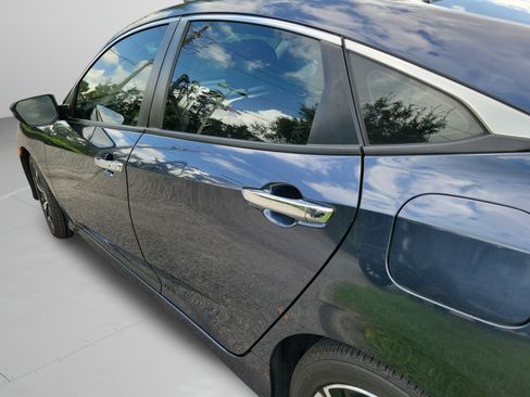 Used 2017 Honda Civic Touring image 27