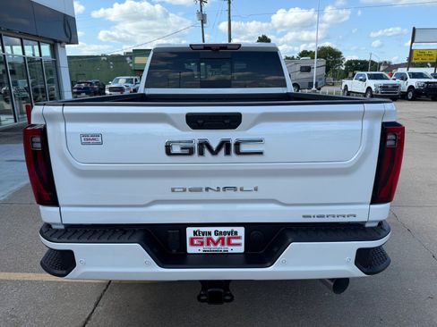 New 2025 GMC Sierra 2500 Denali Ultimate image 4