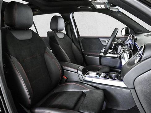 New 2026 Mercedes-Benz GLB 250 4MATIC image 23