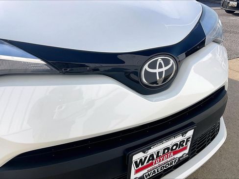 Used 2020 Toyota C-HR XLE image 34