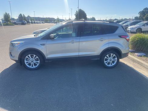 Used 2018 Ford Escape SEL FWD image 9