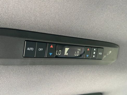 Used 2023 Toyota Sienna XLE w/ XLE Plus Package FWD image 24