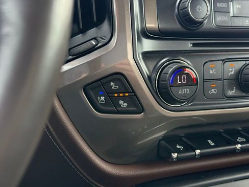 Used 2018 Chevrolet Silverado 1500 High Country image 23