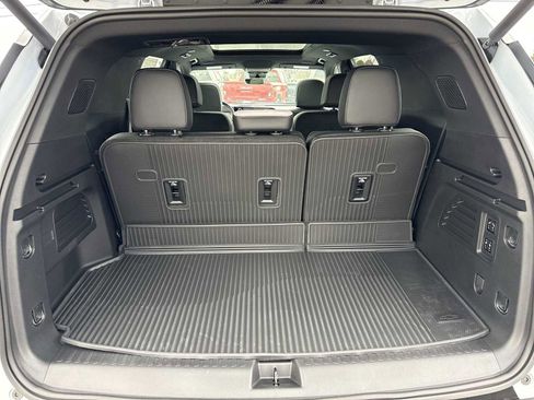 New 2026 Chevrolet Traverse High Country w/ LPO, Floor Liner Package FWD image 21