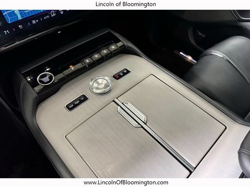 Used 2025 Lincoln Navigator L Reserve AWD/4WD image 30
