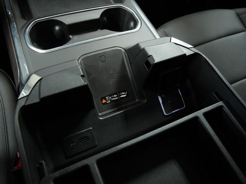 New 2025 GMC Sierra 2500 SLT w/ SLT Premium Package image 39