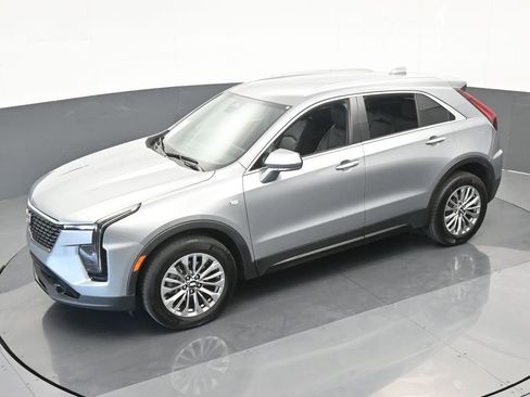 Used 2024 Cadillac XT4 Premium Luxury image 46