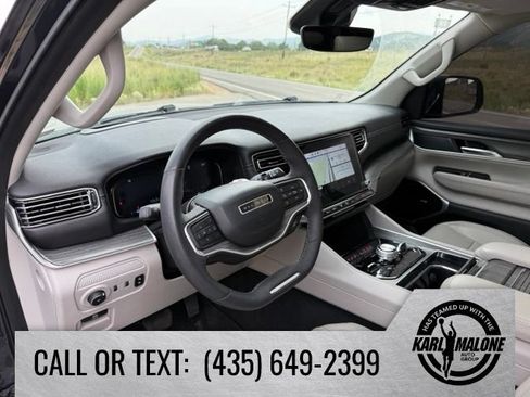 Used 2023 Jeep Wagoneer L Series III w/ Premium Group I AWD/4WD image 15