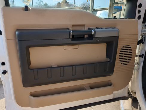 Used 2015 Ford F350 Lariat w/ Lariat Interior Package image 14