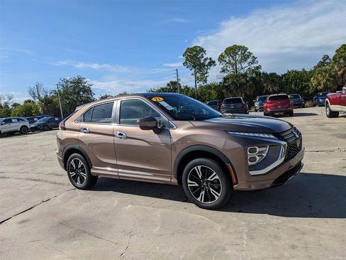 Used 2023 Mitsubishi Eclipse Cross SEL image 3