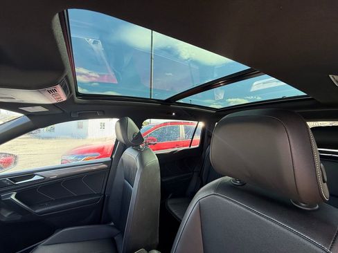 Used 2023 Volkswagen Tiguan SE R-Line AWD/4WD image 11