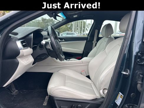 Used 2024 Genesis G70 2.5T image 11