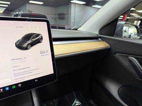 Used 2021 Tesla Model Y Long Range AWD/4WD image 27