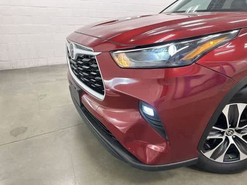Used 2023 Toyota Highlander XLE image 31