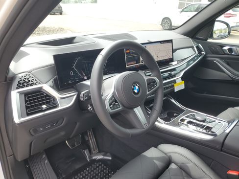 New 2026 BMW X5 xDrive40i w/ M Sport Package AWD/4WD image 10